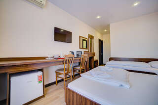 Гостиница Южный берег Алушта Трехместный номер Делюкс-2